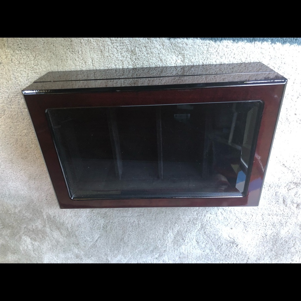 Lacquered watch and jewelry case